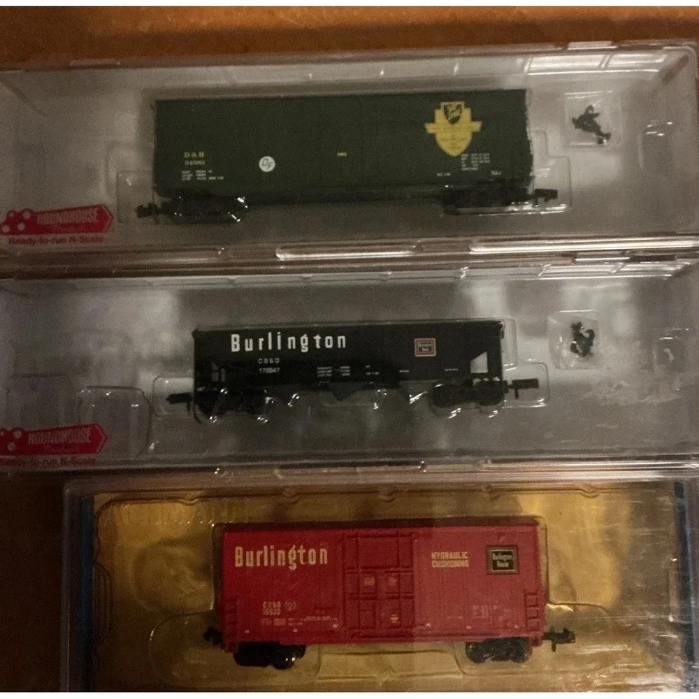 Mixed Lot Of 10 Frieght Cars, Hoppers,‎ Box Cars, Caboose, Tanker, Flat Car, #4